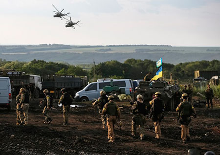 Quân đội Ukraine tập trung lực lượng ở gần Slavyansk hôm 8/7.